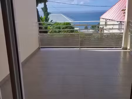 spacieux appartement de 77m² avec une belle vue sur mer  équipé de citernes