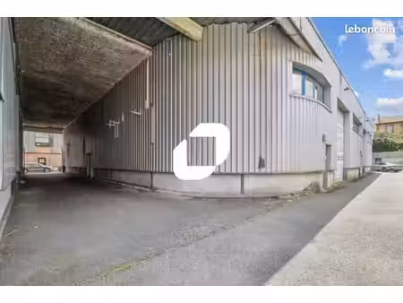 local d'activité 1 275 m²