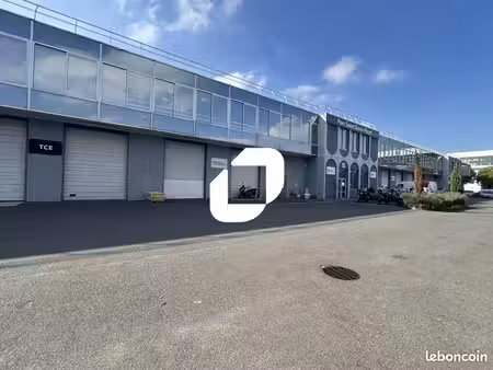 local d'activité 6 281 m²