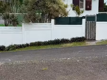 location haut de villa située à saint françois