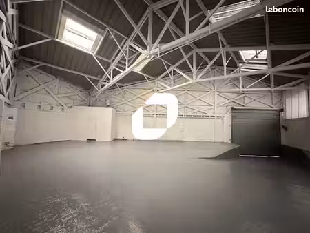local d'activité 680 m²
