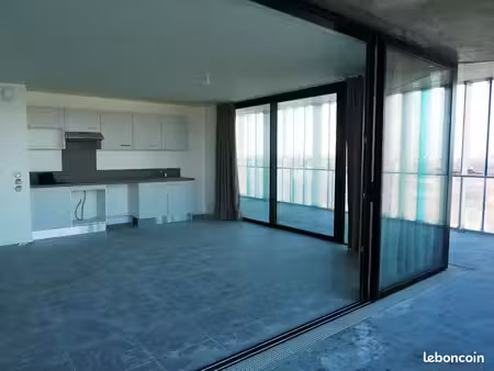 appartement t3 + grande terrasse à proximité du tramway