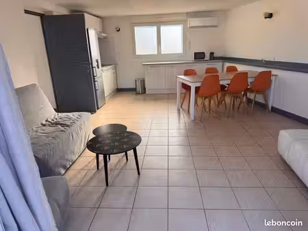 à louer grand studio meublé