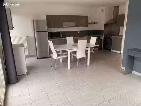 a louer t3 récent au cœur de mions village