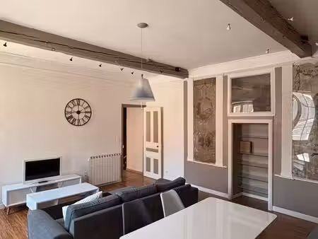 à louer – t2 meublé – proche centre-ville – 65m²