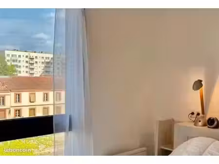 appartement t2 de 47m² meublé avec parking et climatisation