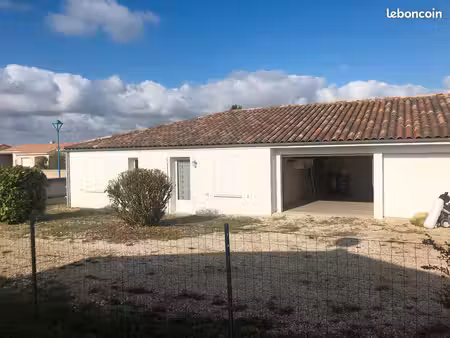 maison meublée a louer a cravans(17260)