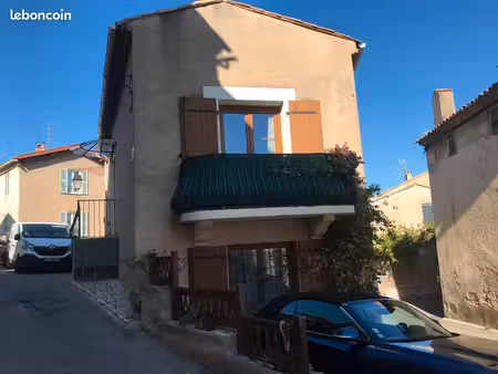 maison de village entièrement rénovée et climatisée – 70 m² – 2 chambres + bureau – 2 terr