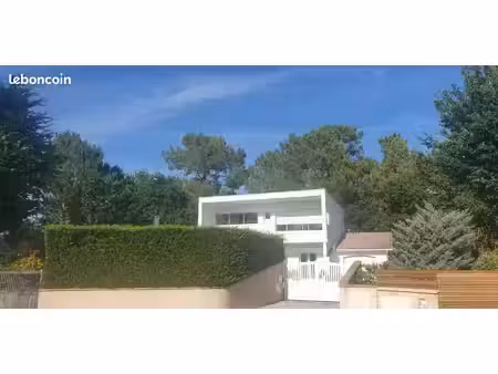 charmant appartement avec piscine chauffée