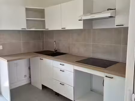 ? appartement t2 de 47 m² à louer – marseille 3ᵉ – 730 cc