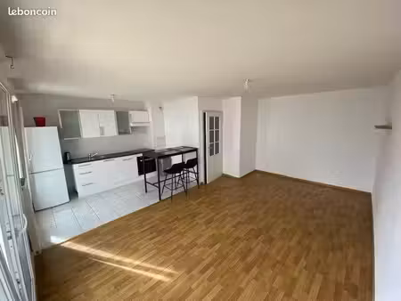 appartement t2 meublé 47m² /terrasse / quartier rotonde