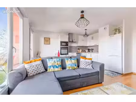 magnifique t2 meublé 51m² en toit terrasse