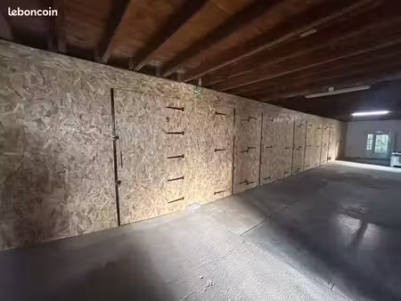 espace de stockage / box / garde meuble