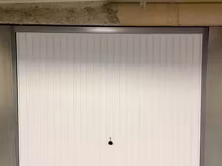 location garage / box fermé - sous-sol sécurisé