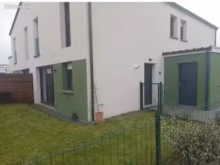 location t3 duplex avec jardin  parking et cellier