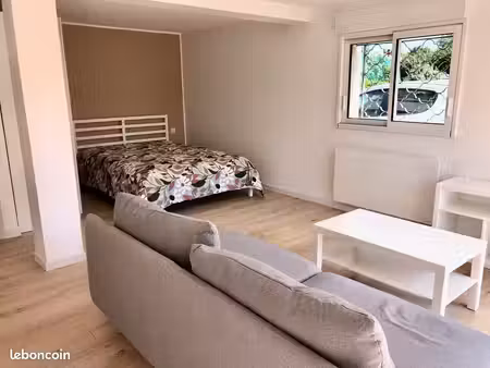 studio rénové de 39 m2 à mérignac proche mairie – 728 euros
