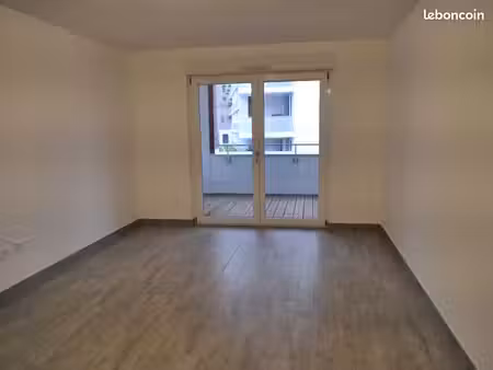 appart 2p 43m2 place etoile avec parking