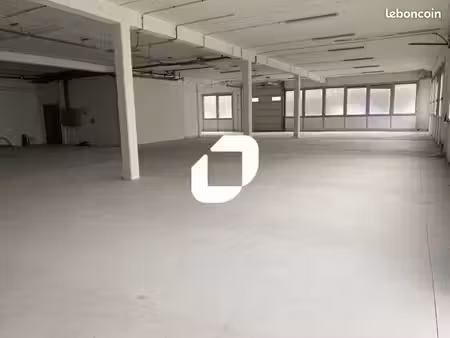 bureau 1 021 m²