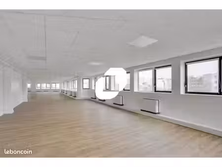 bureau 2 476 m²