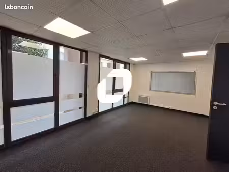 local commercial 114 m²