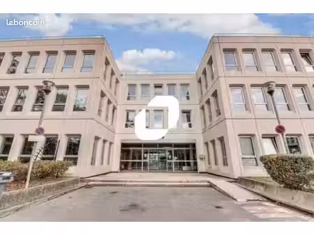 local d'activité 302 m²