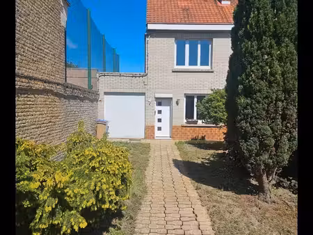 meublé a louer en plein coeur des huttes