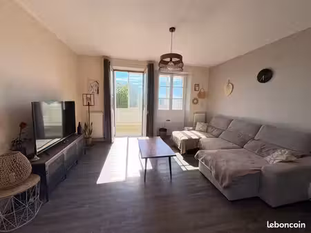appartement traversant 60 m² secteur ponetie aurillac – 2 chambres + bureau – 2 balcons – 