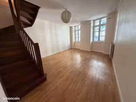 vend appartement duplex 5 pièces dans un hôtel particulier d’un poète et académicien  sécu