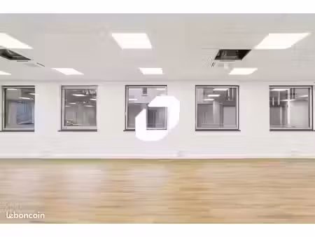 bureau 208 m²