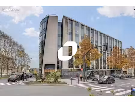bureau 3 328 m²