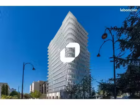 bureau 15 030 m²