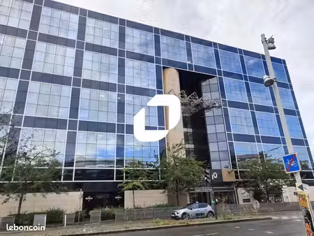 bureau 716 m²