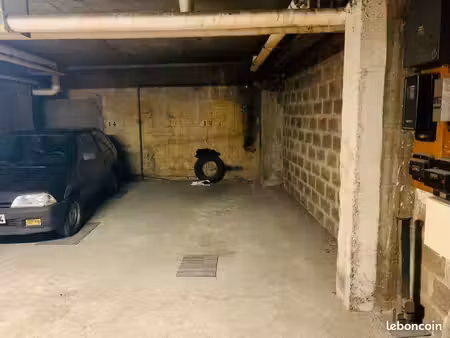 grande place de parking - créteil village