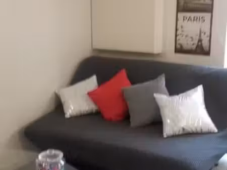 petit 2 p meublé au calme pour 1 personne