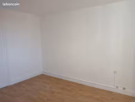 t2 – 45 m² – vierzon – 400 charges comprises