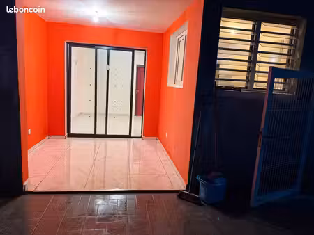 appartement t2  rdc  terrasse  clim