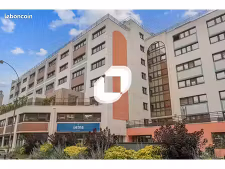 bureau 1 350 m²