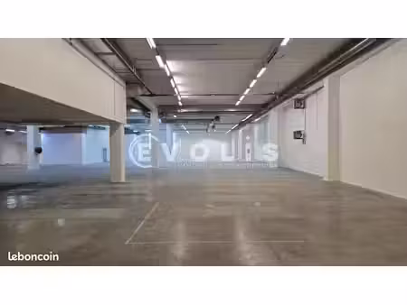 local bureaux 2 157 m²