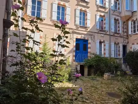 vend t2 meublé climatisé quartier cathédrale