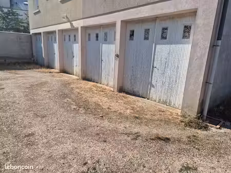 garages proche avenue de saint amand