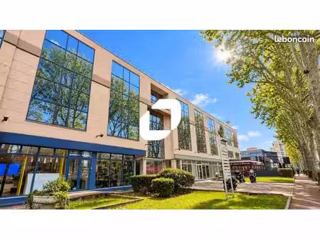 bureau 562 m²