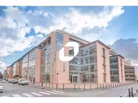 bureau 10 714 m²