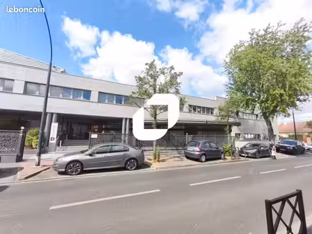 bureau 1 782 m²
