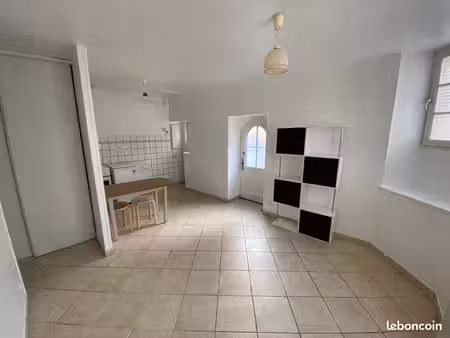 studio 1 pièce 24 m²