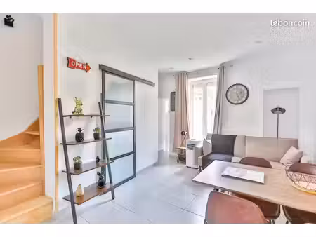 joli t3 meublé avec un extérieur