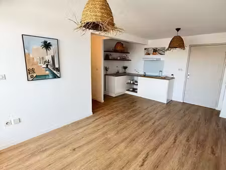 à vendre t2 rénové  à proximité de l’université  sainte-clotilde