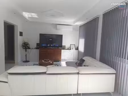 villa 3 pièces 90 m²