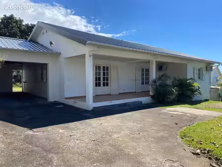 à vendre a ste marie grande montee– maison individuelle f5 de plain-pied – 146 m² – terrai