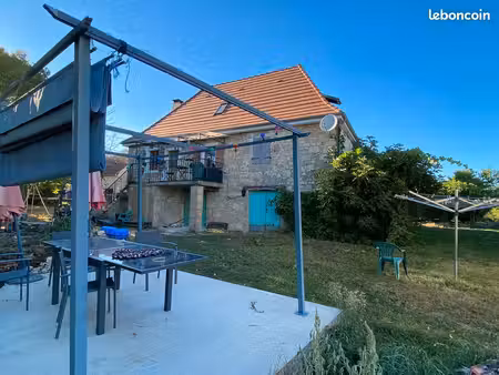 maison 80 m2 avec vue et dépendances