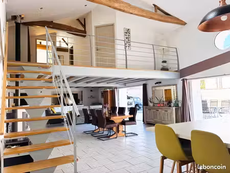 maison en pierre rénové